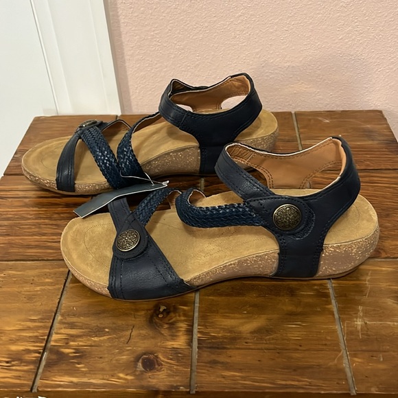 BC studio, women’s barley, cork, wedge sandals, never worn - Picture 4 of 7